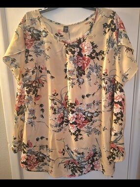 SHEIN Yellow Floral Short-Sleeve Blouse